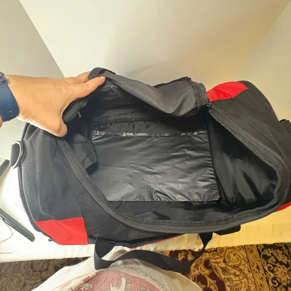 Oakley Factory Pilot Weekender Duffel Carry Case Multi Pocket Gym Red/Black NWOT